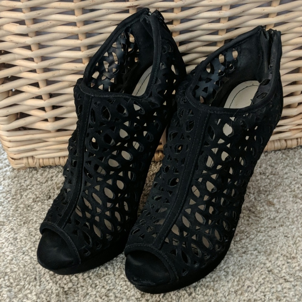 Black Anne Michelle Heels